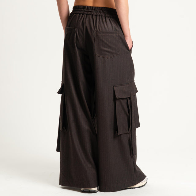 Tensione in- Pantalone cargo gessato - moro