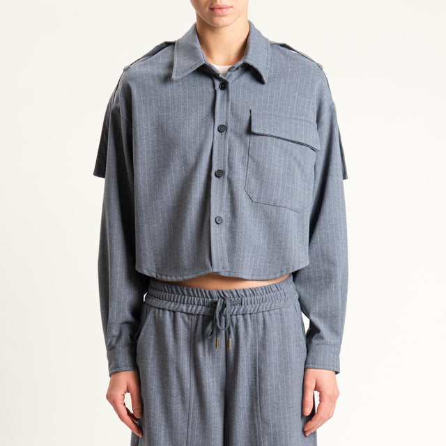 Tensione in- Camicia gessata crop - grigio