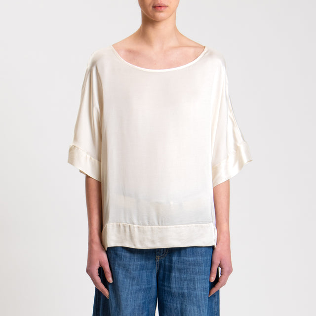 Tensione in-Blusa satin manica scesa - burro