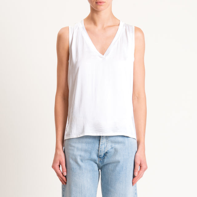 Tensione in-Top satin scollo v spacchi laterali - latte