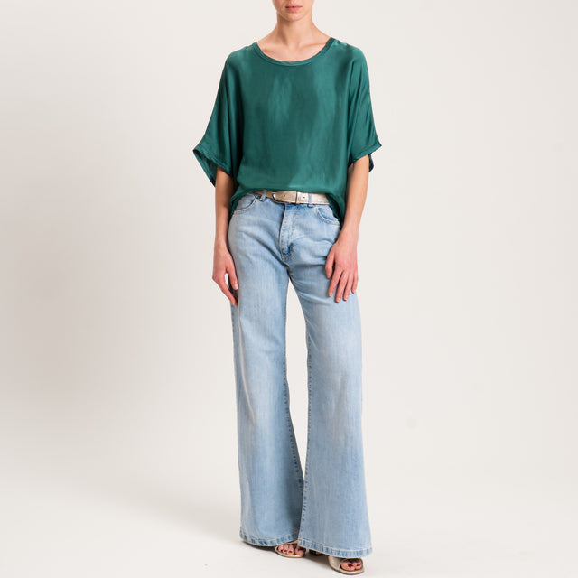 Blusa de satén con mangas caídas y tensión - VERDE