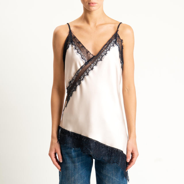 Tensione in- Top satin asimmetrico con pizzo - burro