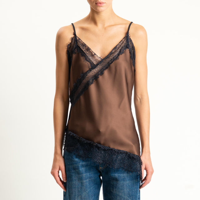 Tensione in- Top satin asimmetrico con pizzo - moro