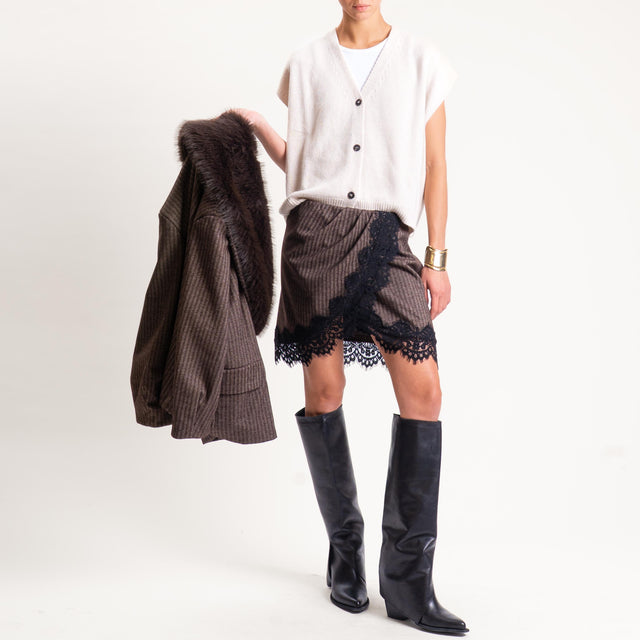 Tensione in- Minigonna tessuto spigato con pizzo - moro/beige