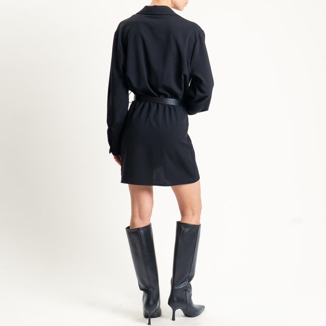 Tensione in-Abito incrociato con cintura - nero