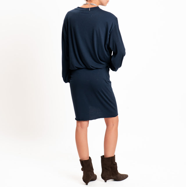 Tensione in-Abito in jersey nodo laterale con spalline imbottite - blu