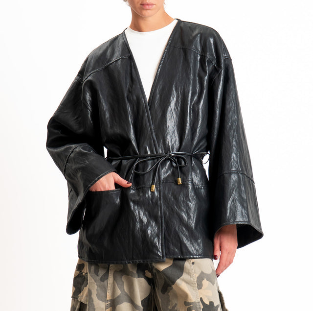 Tensione in-Kimono similpelle con cintura - nero