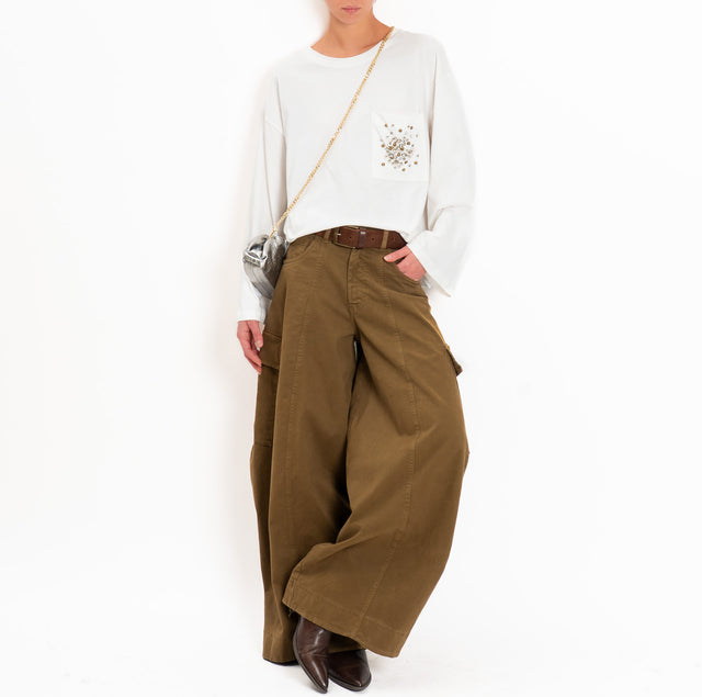 Tensione in-T-shirt taschino con applicazione cabochon - panna