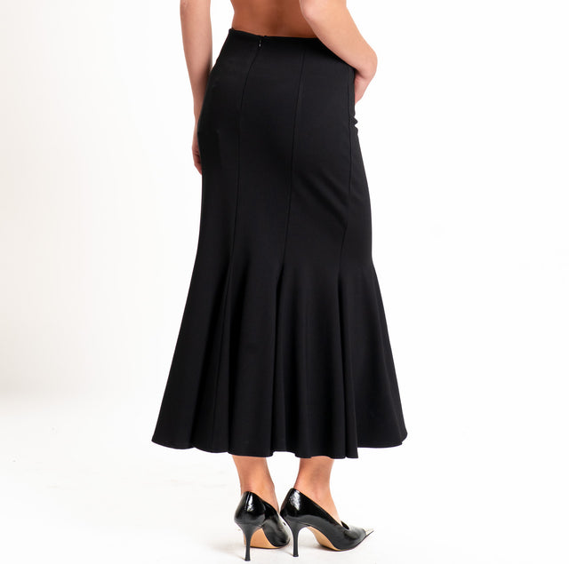 Tension in-Skirt with Milanese stitch pleats - black