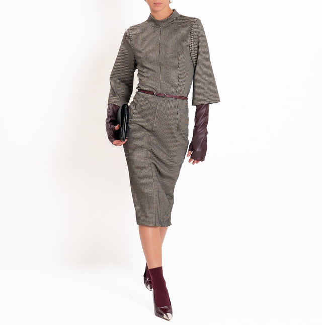 Tensione in-Abito pied de poule con manicotti - nero/beige