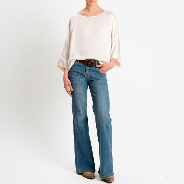 Tensione in-Blusa satin bottoni dietro - burro