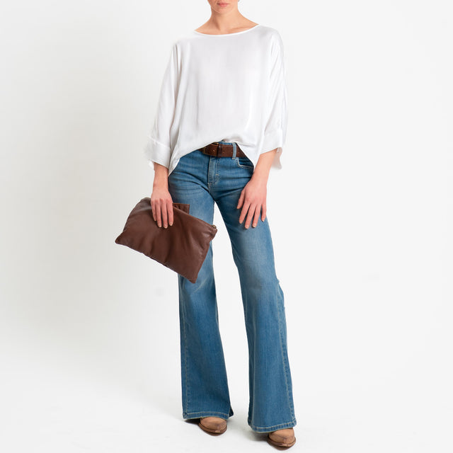 Tensione in-Blusa satin bottoni dietro - latte