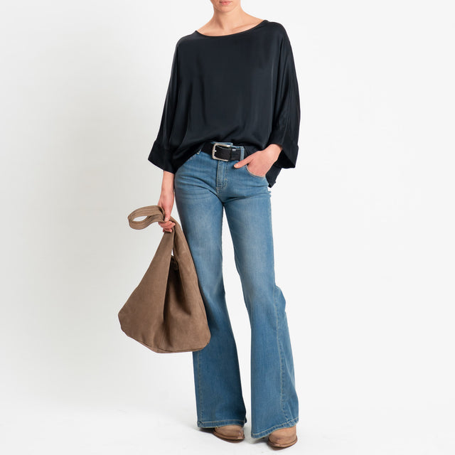 Tensione in-Blusa satin bottoni dietro - nero