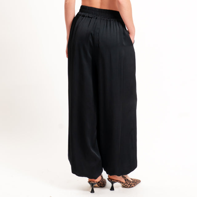 Tensione in-Pantalone balloon in satin elastico in vita - nero