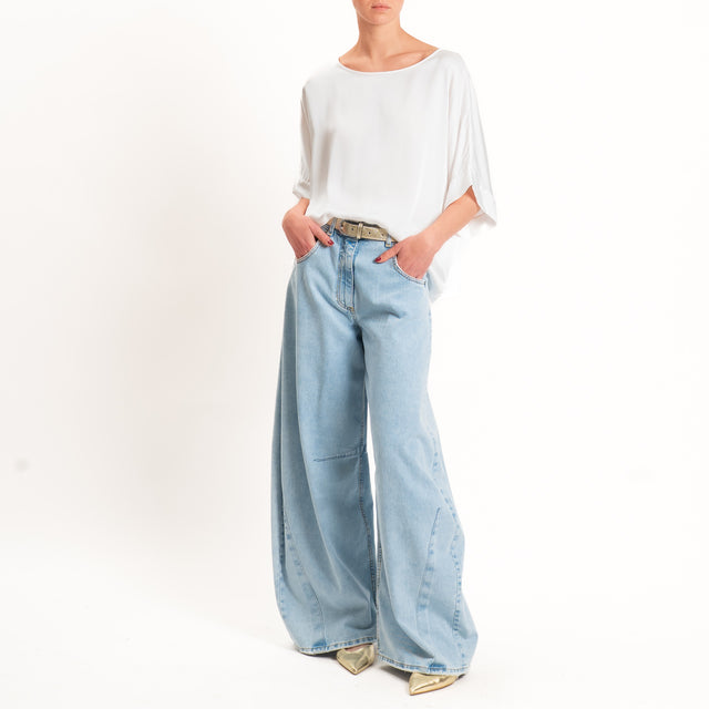 Tensione in-Blusa satin bottoni dietro - latte