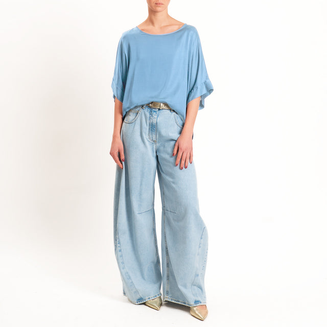 Tensione in-Blusa satin bottoni dietro - azzurro