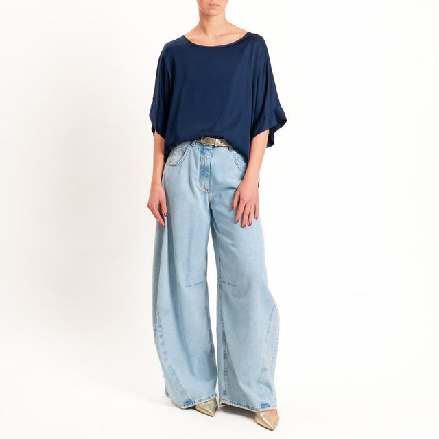 Tensione in-Blusa satin bottoni dietro - blu