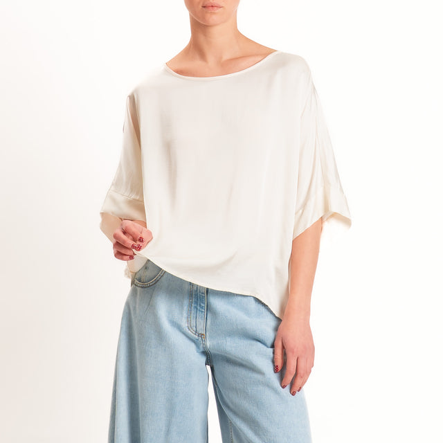 Tensione in-Blusa satin bottoni dietro - burro