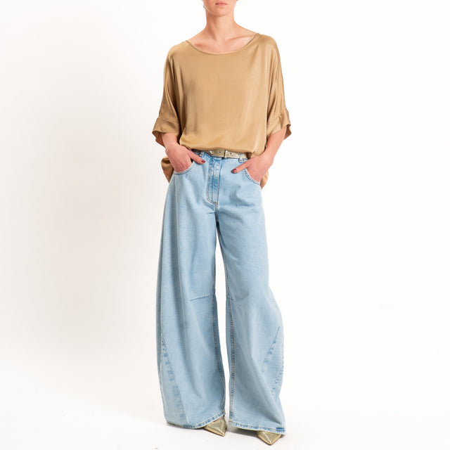 Tensione in-Blusa satin bottoni dietro - desert