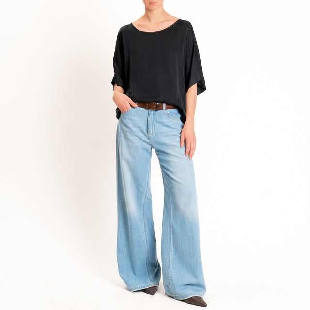 Tensione in-Blusa satin bottoni dietro - nero