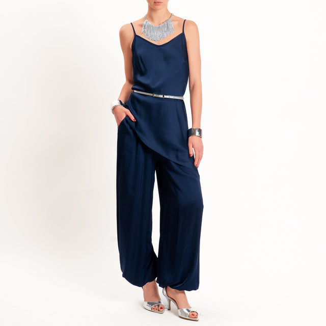 Tensione in-Top asimmetrico in satin - blu