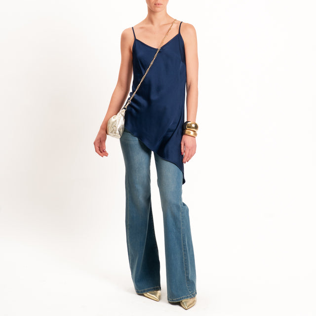 Tensione in-Top asimmetrico in satin - blu
