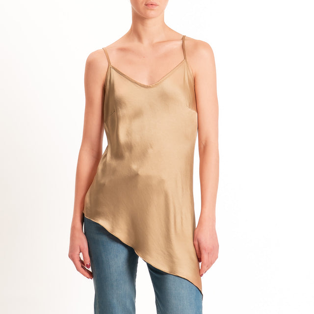 Tensione in-Top asimmetrico in satin - desert