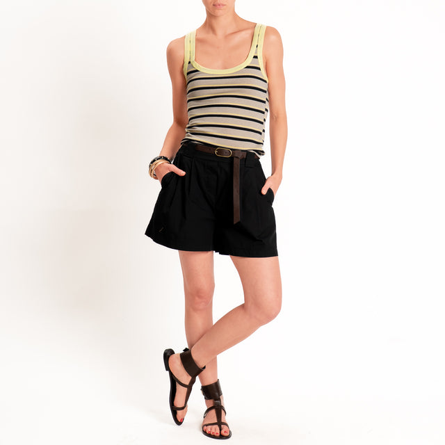 Tensione in-Shorts con pinces elastico in vita - nero