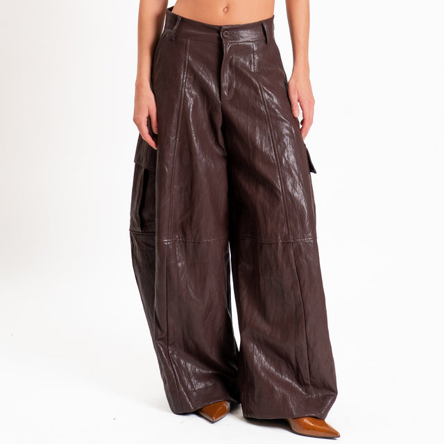 Tensione in-Pantalone cargo similpelle - Bordeaux