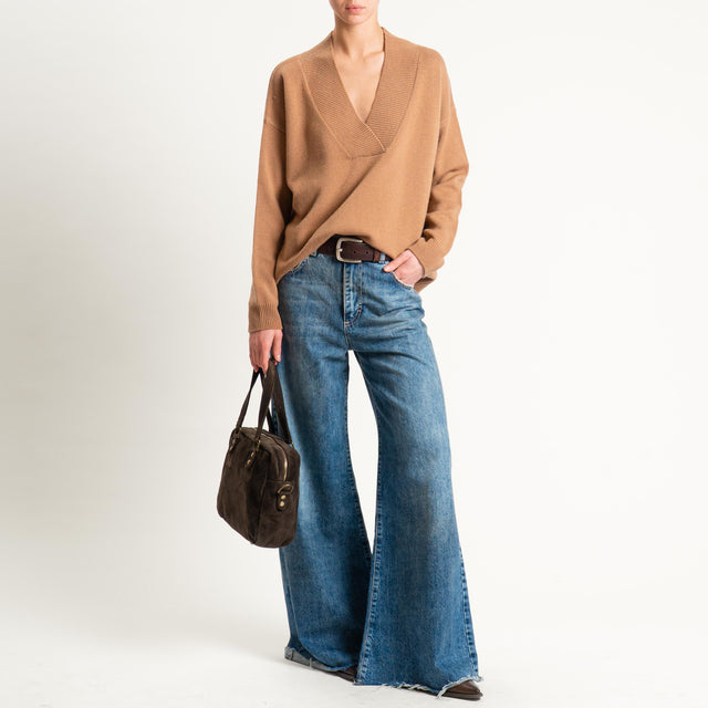 Tensione in-Maglia 100% lana scollo v - camel