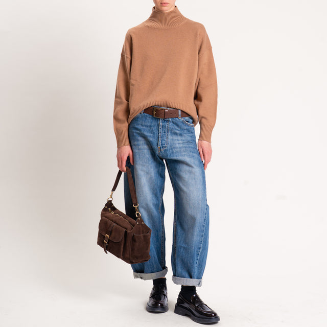 Tensione in-Maglia 100 % lana collo montato - camel
