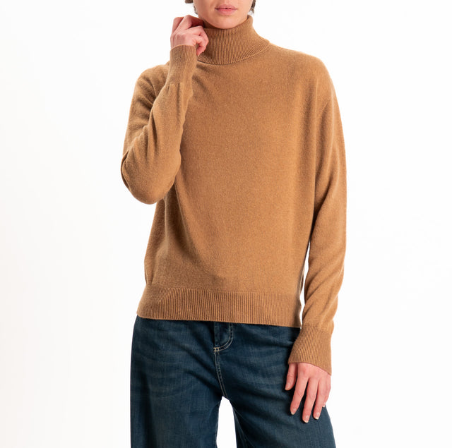 Tensione in-Maglia 100% LANA SOFT collo alto - cammello