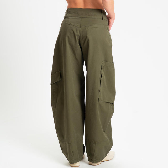 Tensione in-Pantalone cargo barrel fit - militare