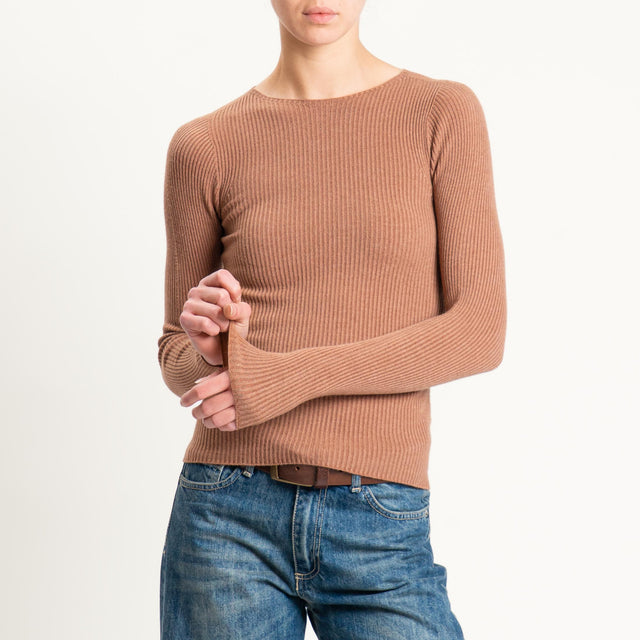 Tensione in-Maglia girocollo a costine - cuoio