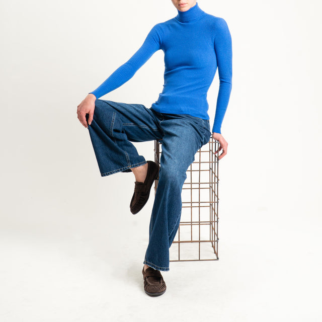Tensione in-Maglia collo alto a costine - bluette