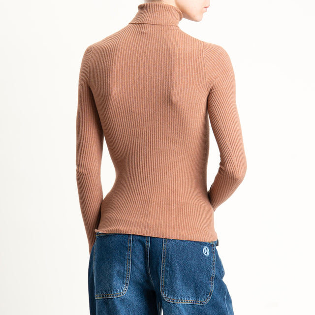 Tensione in-Maglia collo alto a costine - cuoio