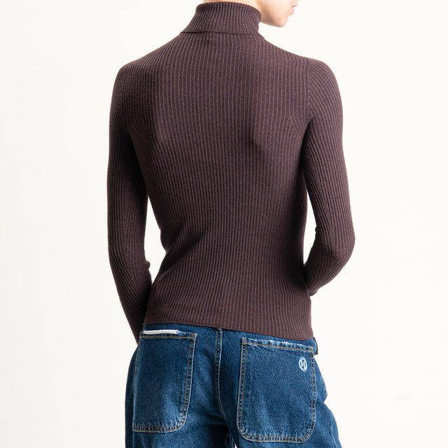 Tensione in-Maglia collo alto a costine - moro