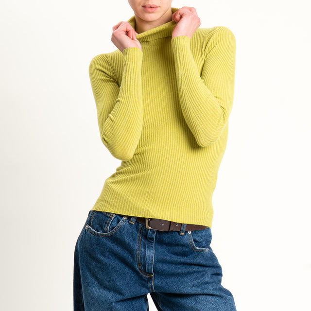 Tensione in-Maglia collo alto a costine - olio