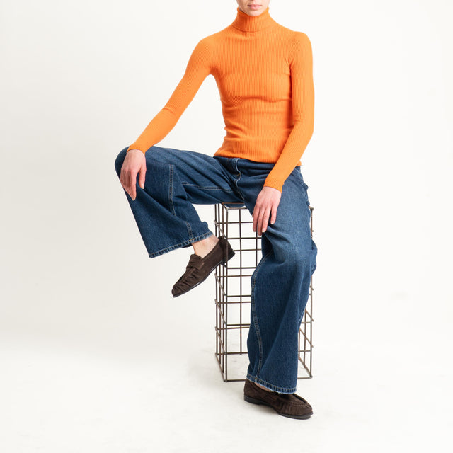 Tensione in-Maglia collo alto a costine - orange