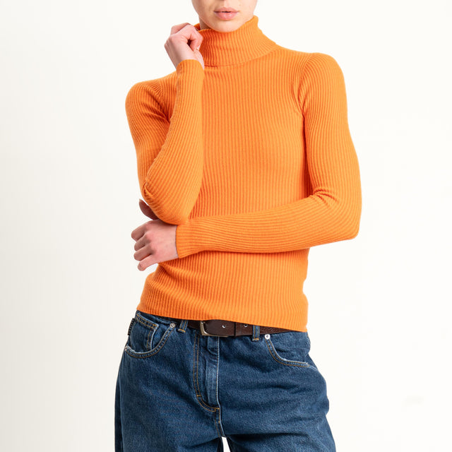 Tensione in-Maglia collo alto a costine - orange