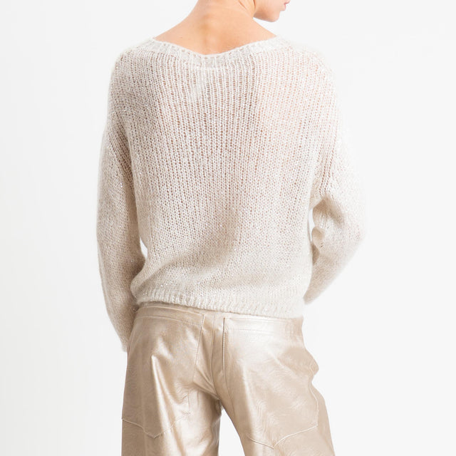 Tensione in-Maglia scollo a barca con micro paillettes - crema