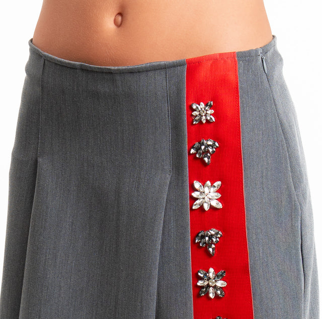 Tensione in-Minigonna con applicazioni cabochon - grigio/rosso