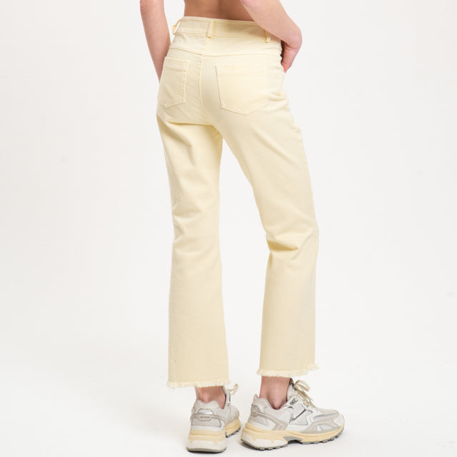 Pantalón de dril con flecos y charm - amarillo