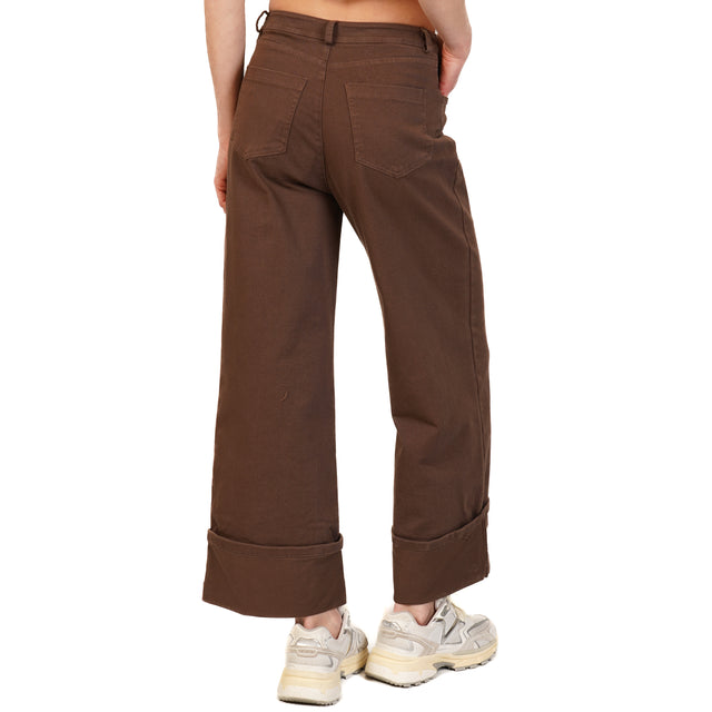 Pantalón elástico de dril de algodón con puños y dijes - chocolate
