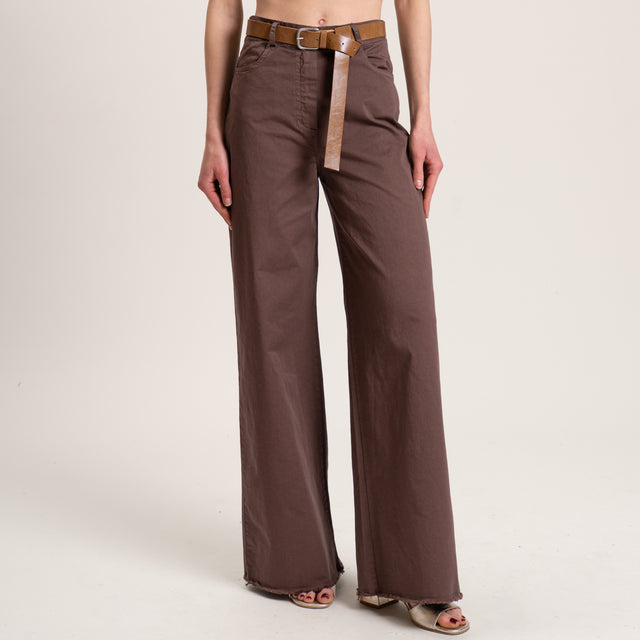 Tensione in-Pantalone sfrangiato con cintura - cioccolato