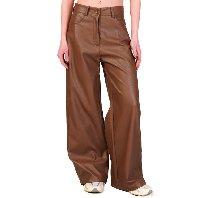 Tensione in-Pantalone GIUSI similpelle invecchiata - cioccolato