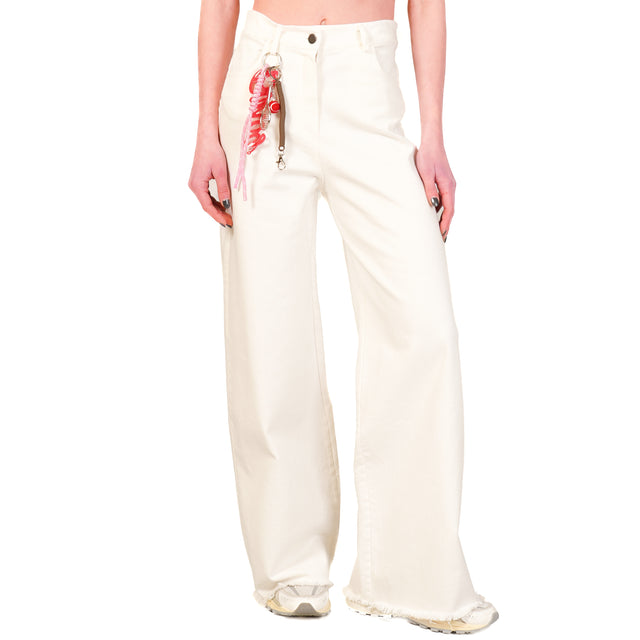 Tensione in-Pantalone palazzo sfrangiato con charms - latte