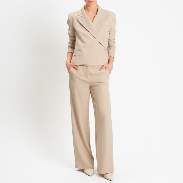 Tensione in-Giacca tessuto fluido chiusura asimmetrica - beige