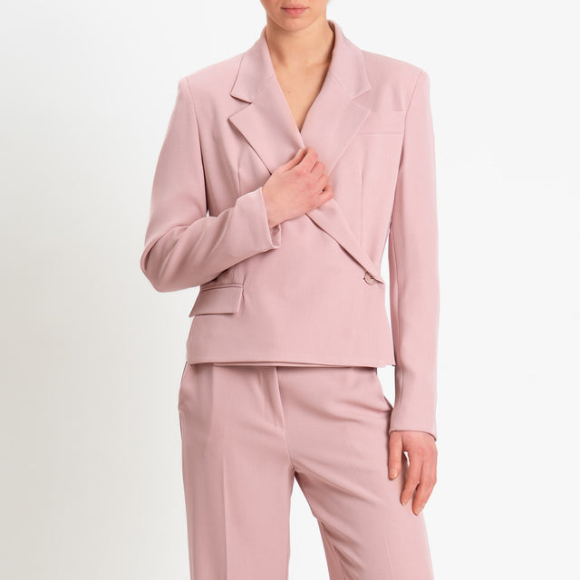 Tensione in-Giacca tessuto fluido chiusura asimmetrica - rosa