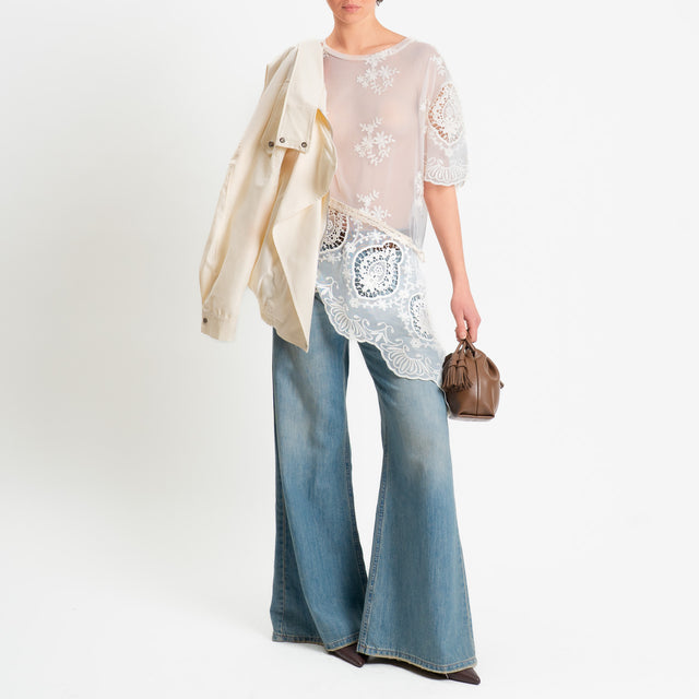 Tensione in-Blusa asimmetrica con pizzo - burro